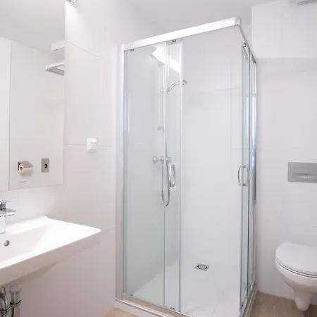 Ciszterci Rendezvenykoezpont 3*
