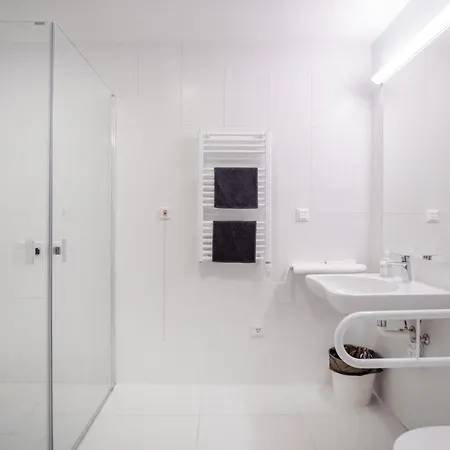 Ciszterci Rendezvenykoezpont 3*